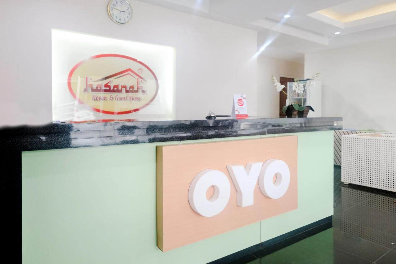 Oyo 696 Hasanah Guest House Syariah De Saphire Malang Esterno foto